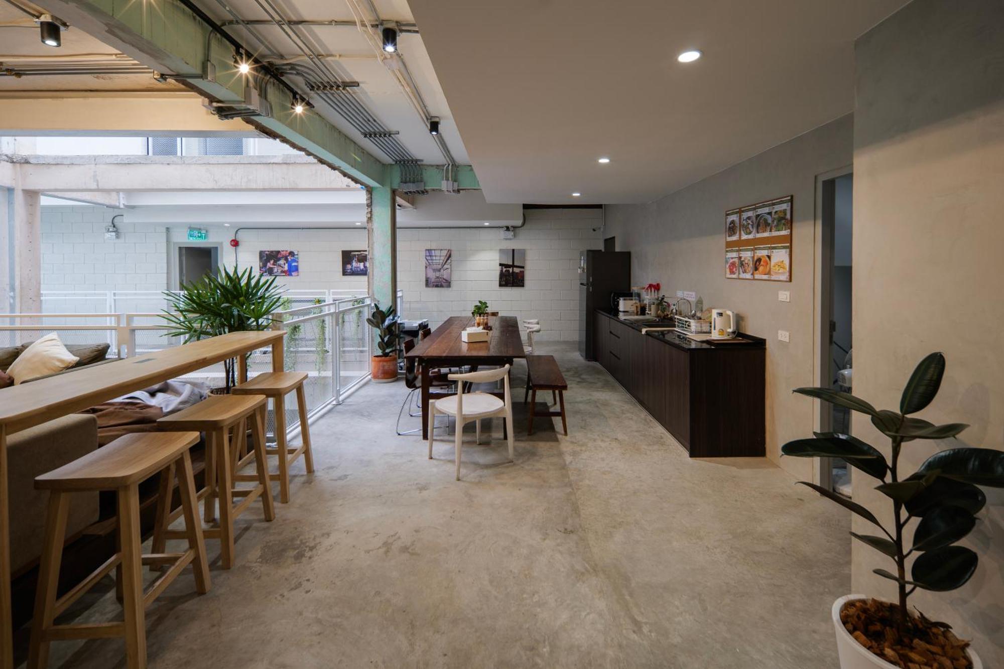 C'House Bangkok Hostel Eksteriør bilde